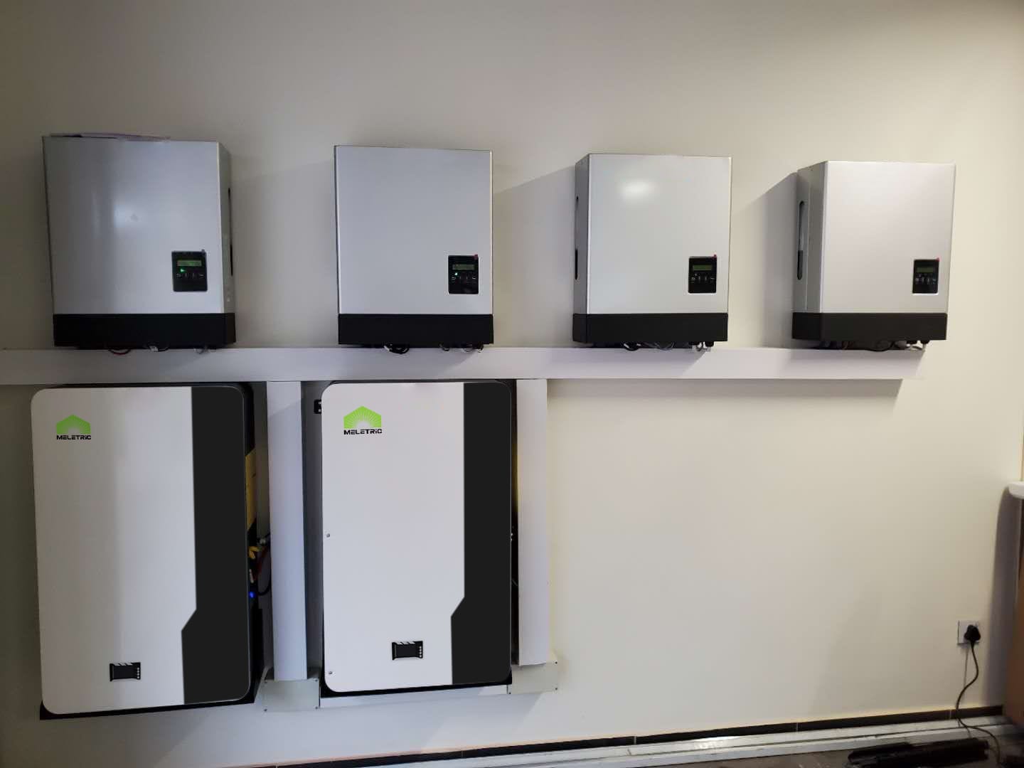 Meletric-Battery-and-communicable-inverter5-mini.jpg